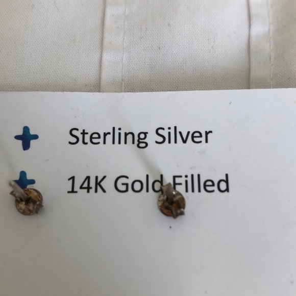 Delicate Crescent Moon 🌙 Stud Earrings - Picture 3 of 3